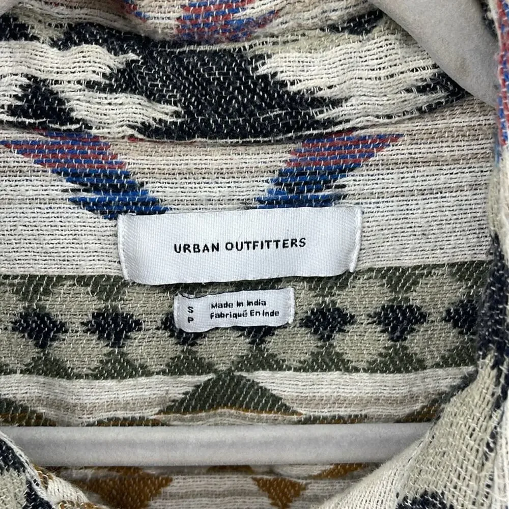 Urban Outfitters southwestern long sleeve button up heavy weight shirt shacket S